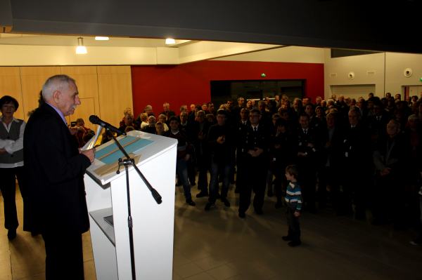 René Regaudie présentant ses voeux 2014 à quelques 200 personnes présentes